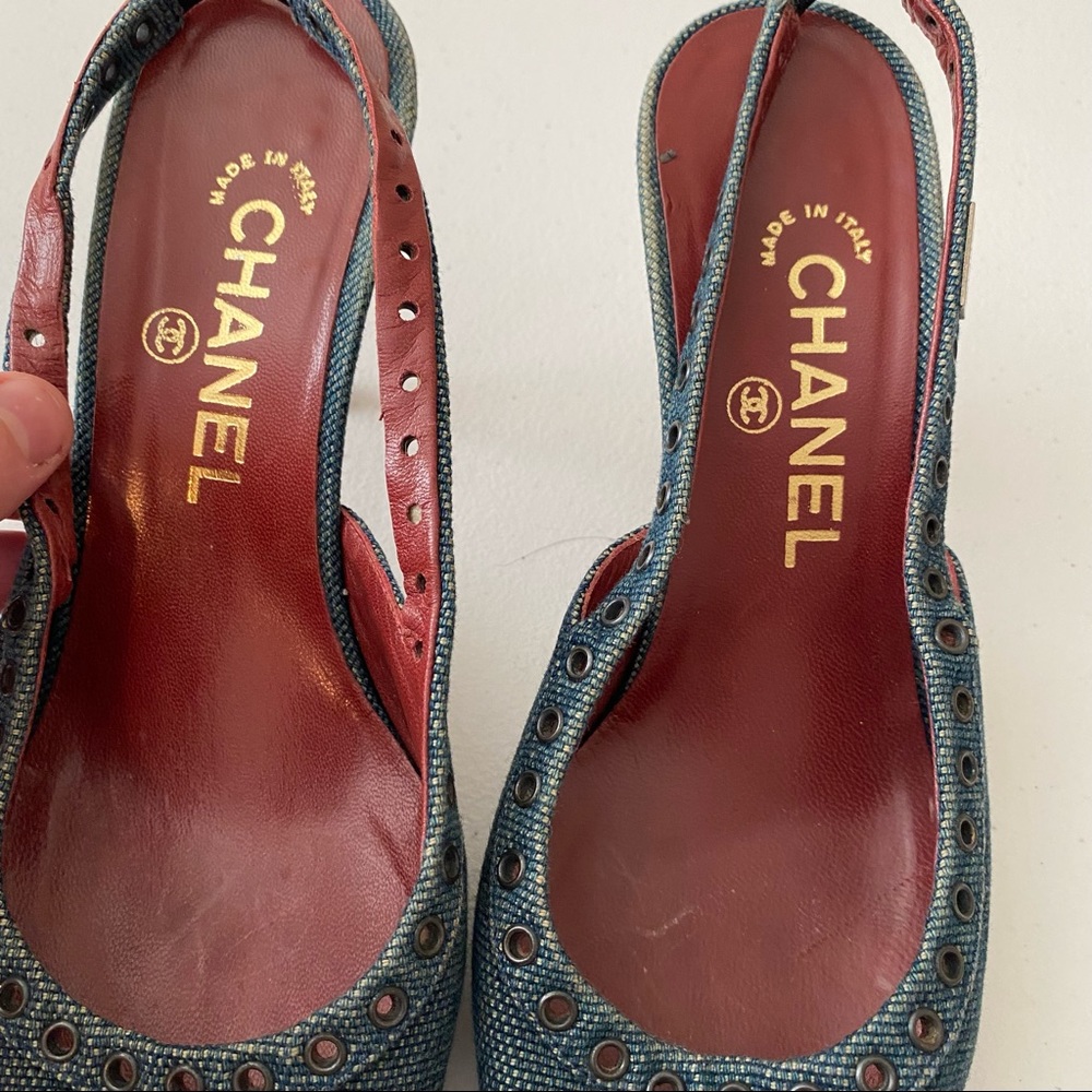 CHANEL Denim Blue Slingback Heels with Red Interior - Picture 6 of 16
